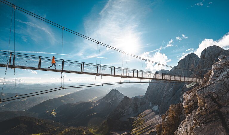 Spectacular views and vistas on the suspension bridge | © Mathäus Gartner