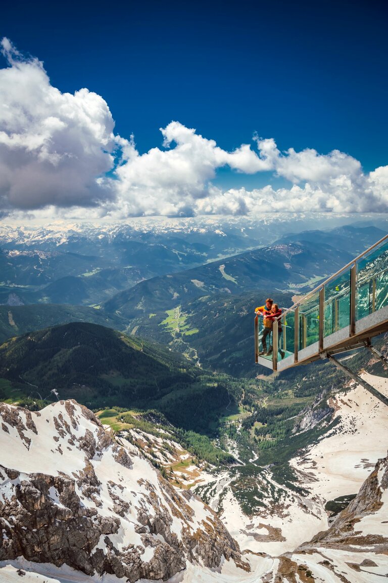 Treppe ins Nichts am Dachsteingletscher | © Christoph Huber