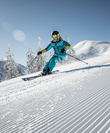 Skifahrerin auf der Reiteralm | © Mirja Geh