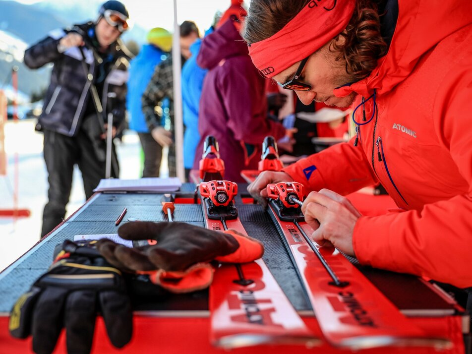 Test new skis on the Planai | © Atomic
