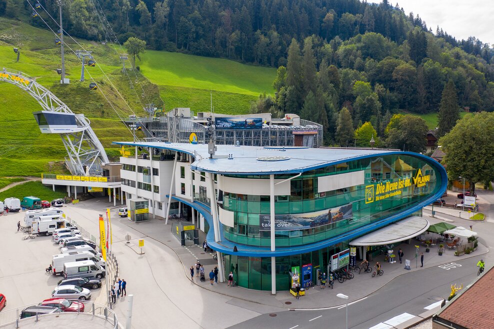 Planet Planai, the new valley station of the Planai main cable car with the modern 10-seater gondola | © Hans-Peter Steiner