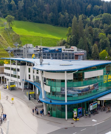 Planet Planai, the new valley station of the Planai main cable car with the modern 10-seater gondola | © Hans-Peter Steiner