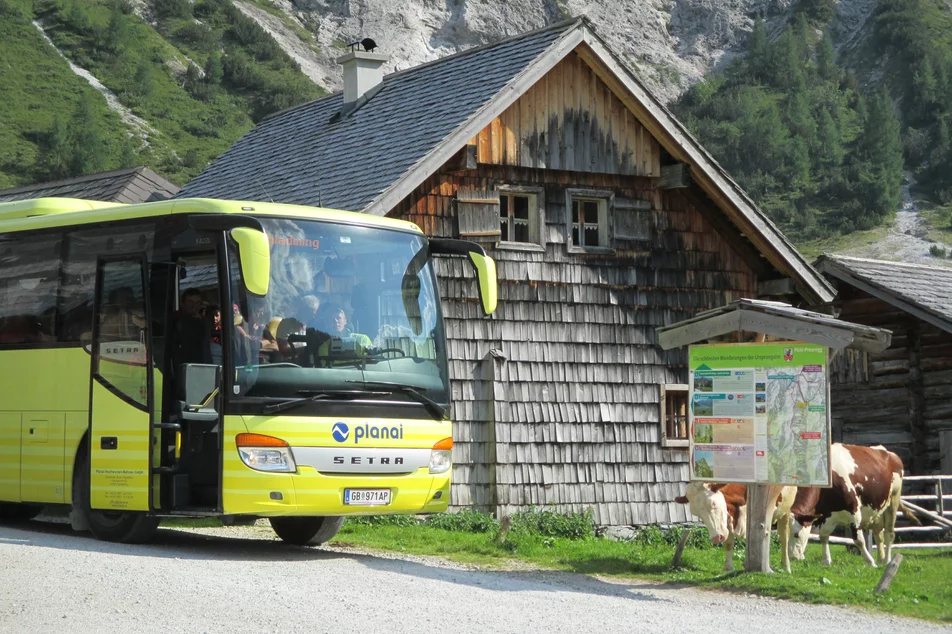 Der Planai-Wanderbus bei der Ursprungalm | © Planai