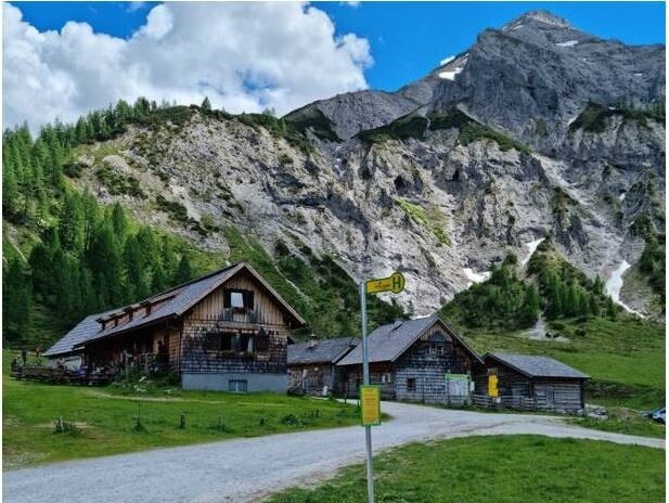 With the hiking bus to the Ursprungalm - Preuneggtal | © Planai
