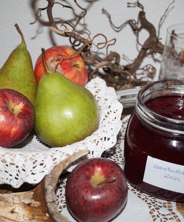 Äpfel, Birne, Zwetschke  | © Marianne Ritzinger 