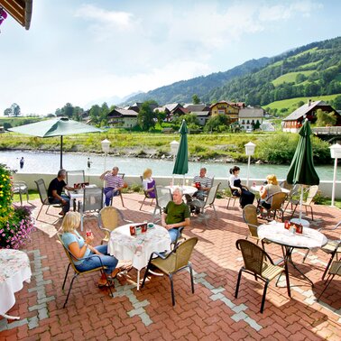Terrasse  | © Landgasthof Bierfriedl