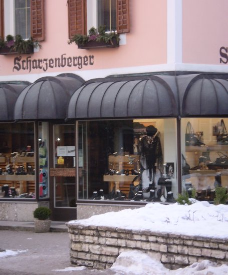 Aussenansicht  | © Schuhhaus Scharzenberger