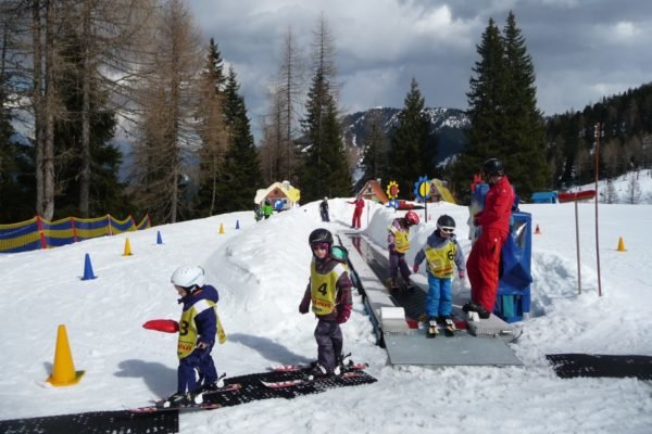 © skischule-amadeus.at