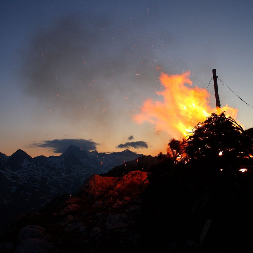 Sonnwendfeuer Luserwand | © Ewald Gabardi