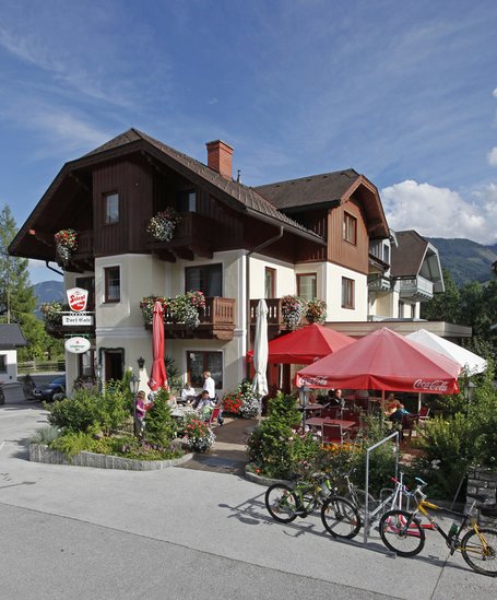 Dorf Café - Hausfoto Sommer | © Dorf Café