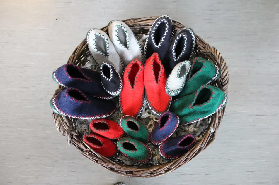 Plakolm - Hüttenschuhe in allen Größen | © Plakolm Hüttenschuhe
