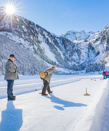 Eisstockschießen am Steirischen Bodensee | © TVB Haus-Aich-Gössenberg@René Eduard Perhab