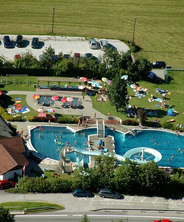 Erlebnisfreibad Haus von oben | © TVB Haus-Aich-Gössenberg