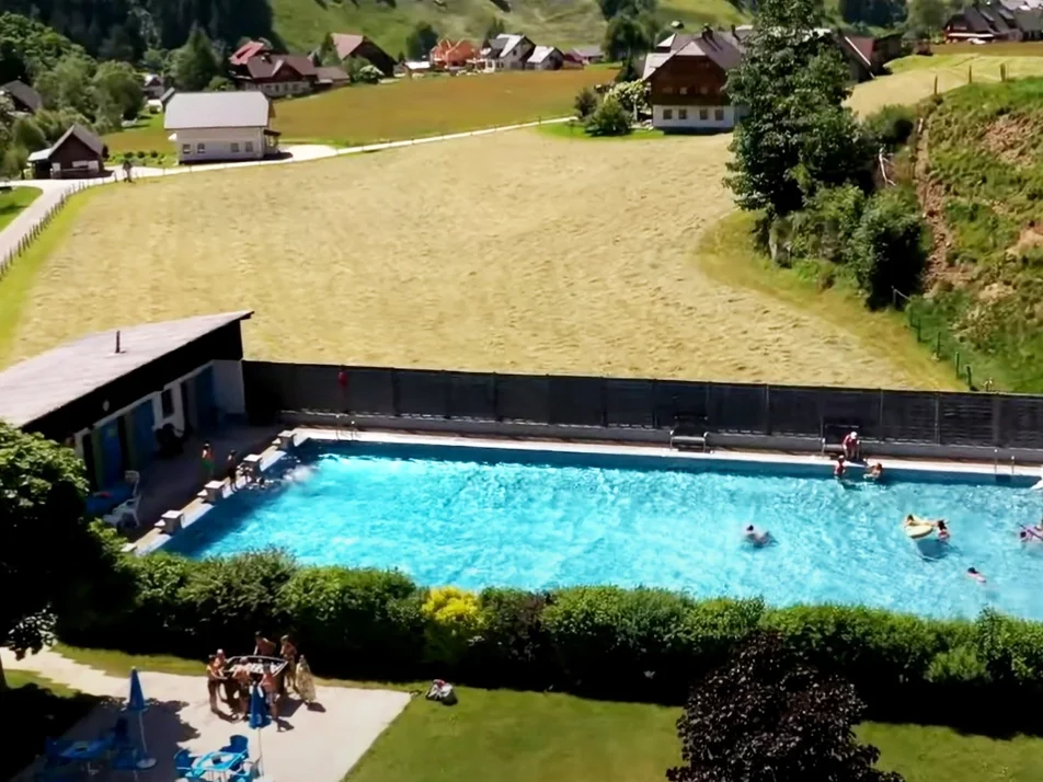 Outdoor pool in St. Nikolai-Mössna - Impression #1