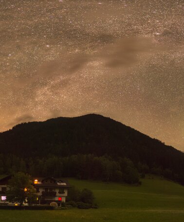Nachthimmel mit Sölkstub´n | © Zoltán Kolláth