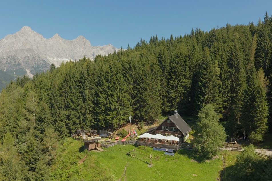 The hut Ochsenalm in summer | © Ochsenalm The hut Ochsenalm in summer | © Ochsenalm