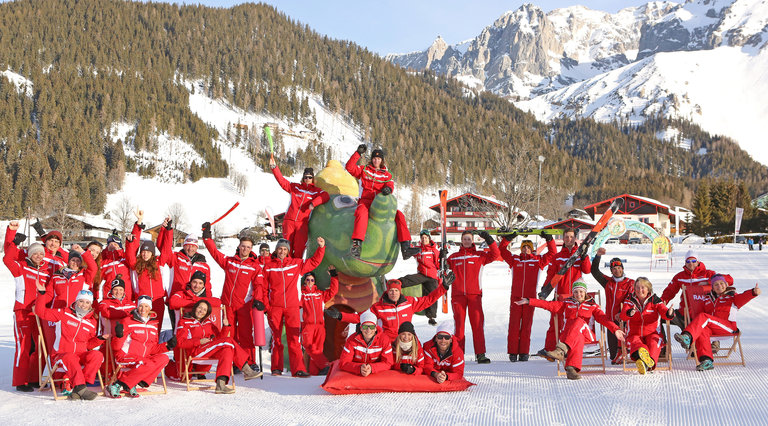 Skilehrer und Skilehrerinnen der Skischule Ramsau. | © Hans-Peter Steiner