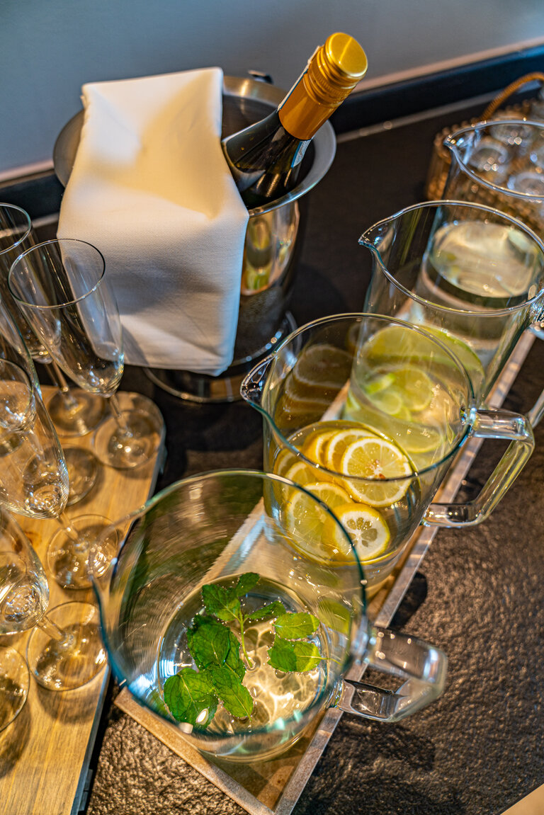 Getränke am Frühstücksbuffet | © Keinprecht Hotels