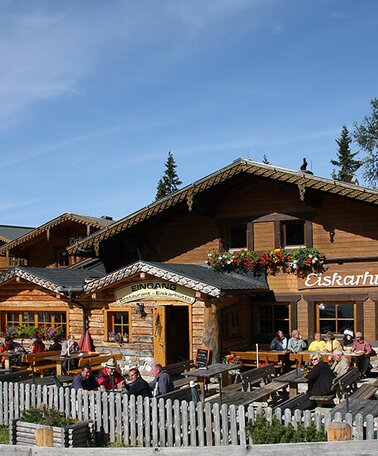 Eiskarhütte im Sommer