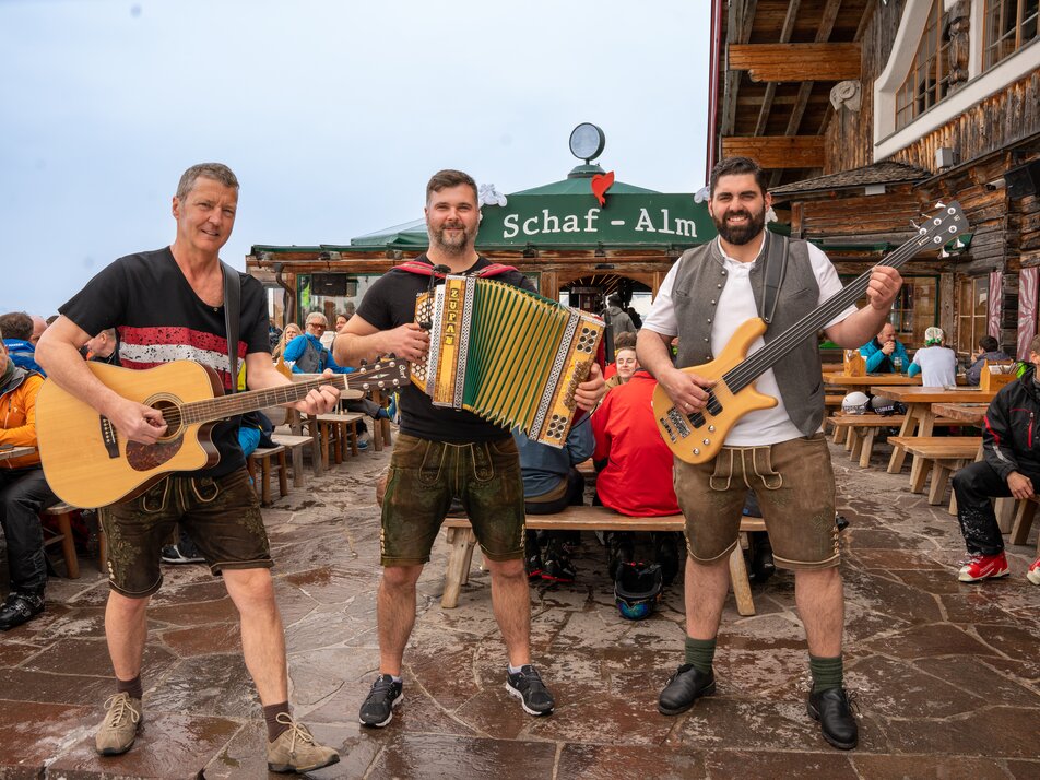 Traditional folk get-together with LIVE-music - Impression #1 | © Mario Egger