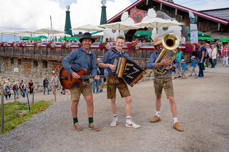 Traditional "Kräuterhexenfest" with LIVE-music - Imprese #2.9 | © Mario Egger