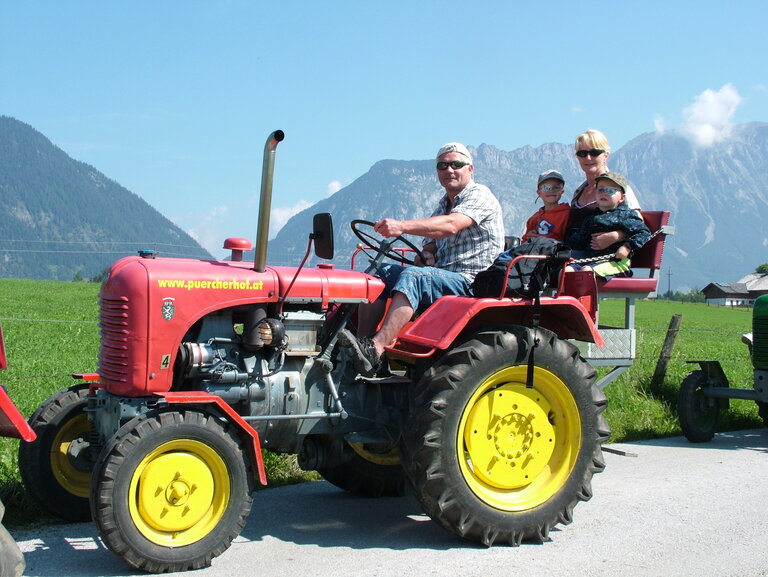 Tractor driving at the Pürcherhof - Impression #2.2