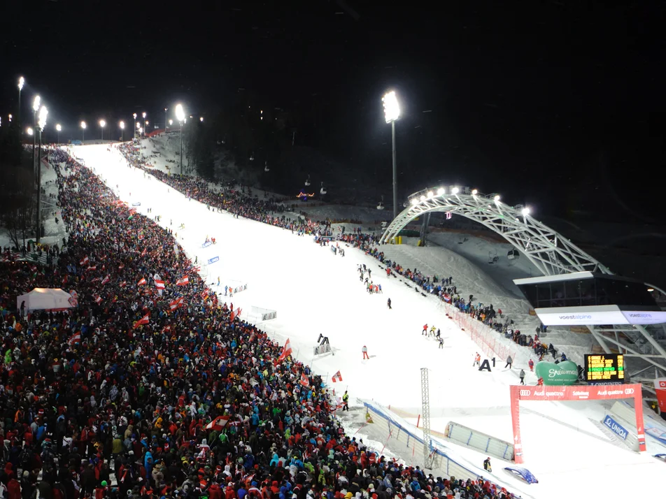 Bus schedule night race and giant slalom men - Impression #1 | © Friedrich Jamnig