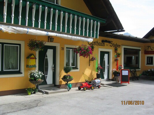 Aussenansicht-Gasthaus-Stieber-im-Naturpark-Sölktä