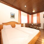 Photo of ap/combined living-bed-room/shower, WC
