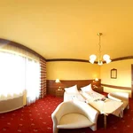 Pomiń zdjęcie Pokój czteroosobowy, prysznic lub wanna, WC, balkon