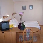 Pomiń zdjęcie Doppelzimmer mit Dusche, WC, Nr.1