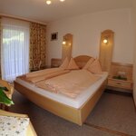 Photo of Double room, shower, toilet, 1 bed room