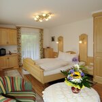Photo of Family room, shower, toilet, 1 bed room