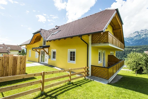 Haus Gloria - Hausfoto mit Balkon