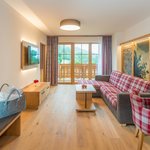 Photo of Suite, shower and bath, toilet, 1 bed room