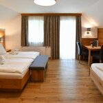 Pomiń zdjęcie Vierbettzimmer mit Dusche, WC