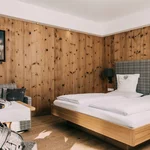 Pomiń zdjęcie Pokój rodzinny, prysznic, WC