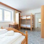 Pomiń zdjęcie Pokój czteroosobowy, prysznic, WC, 1 pokój do spania