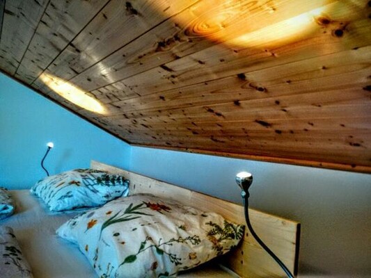 Schlafzimmer 1