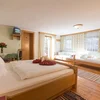 obrázek room with 4 beds with shower, WC