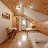 Pomiń zdjęcie Zweibettzimmer (Nr. 11) mit Dusche, WC