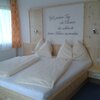 Pomiń zdjęcie Dreibettzimmer mit Dusche, WC