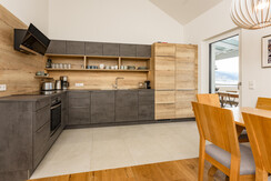 Voll ausgestattete Küche