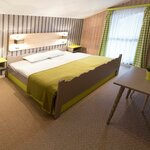 Pomiń zdjęcie Doppelzimmer, Dusche, WC